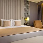 Doubletree By Hilton מלון מינסק