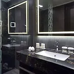Doubletree By Hilton מלון מינסק