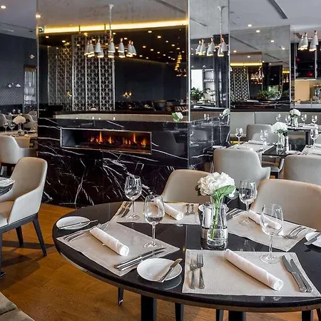 Doubletree By Hilton Hotel