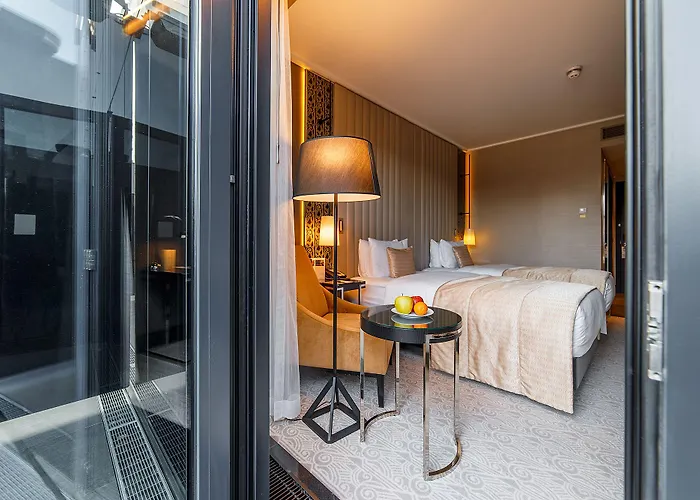 Doubletree By Hilton Готель