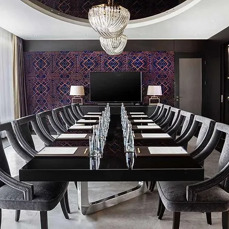 Hotell Doubletree By Hilton